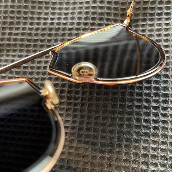 Dior So Real Rise sunglasses. - Picture 5 of 11